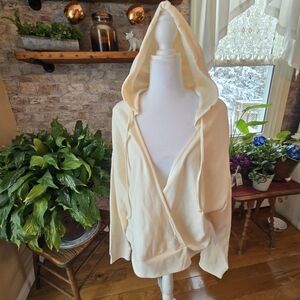 NWT VENUS Soft Cream Pullover 1X